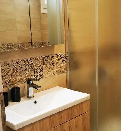 Ellinis * Nikiti (Sithonia)