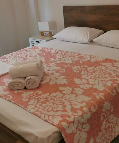 Ellinis Apartman